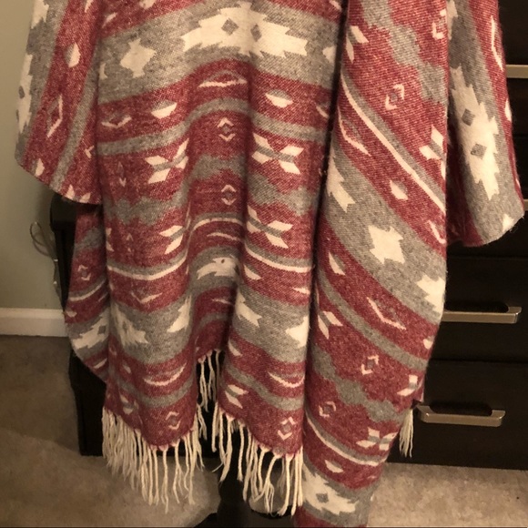NEW•OS-3X•Super Soft Thick Knit Aztec Poncho - Picture 4 of 12
